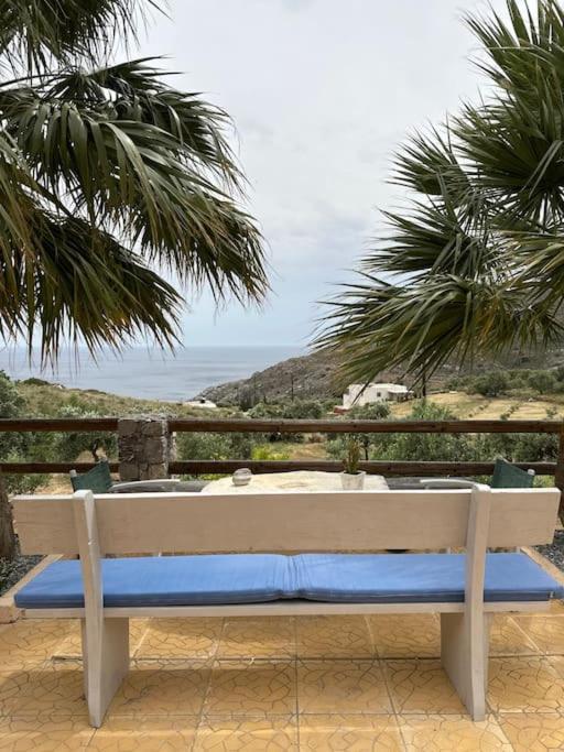 Souda'S Nest Villa Плакиас Екстериор снимка