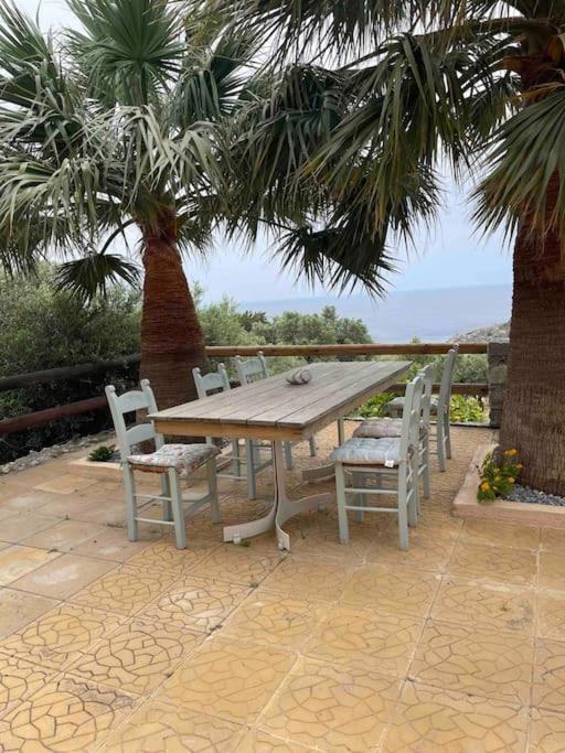 Souda'S Nest Villa Плакиас Екстериор снимка
